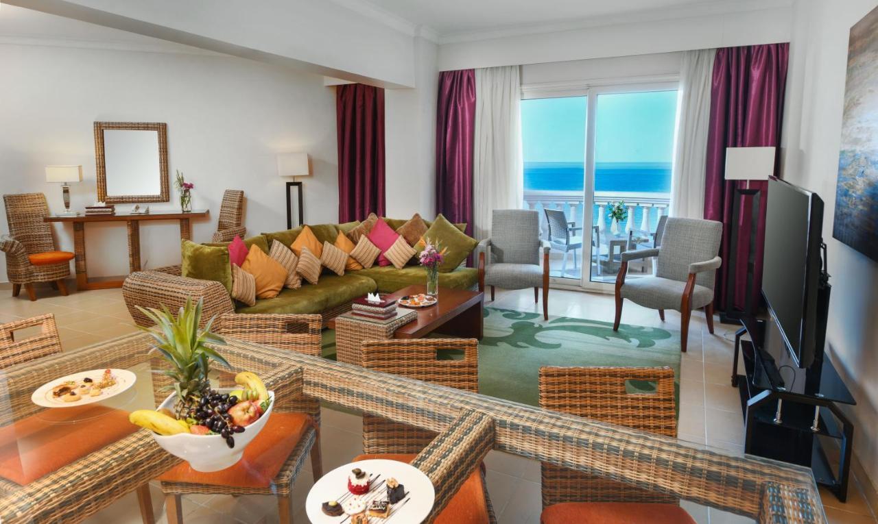 Tolip Hotel Александрия Екстериор снимка A suite at the resort