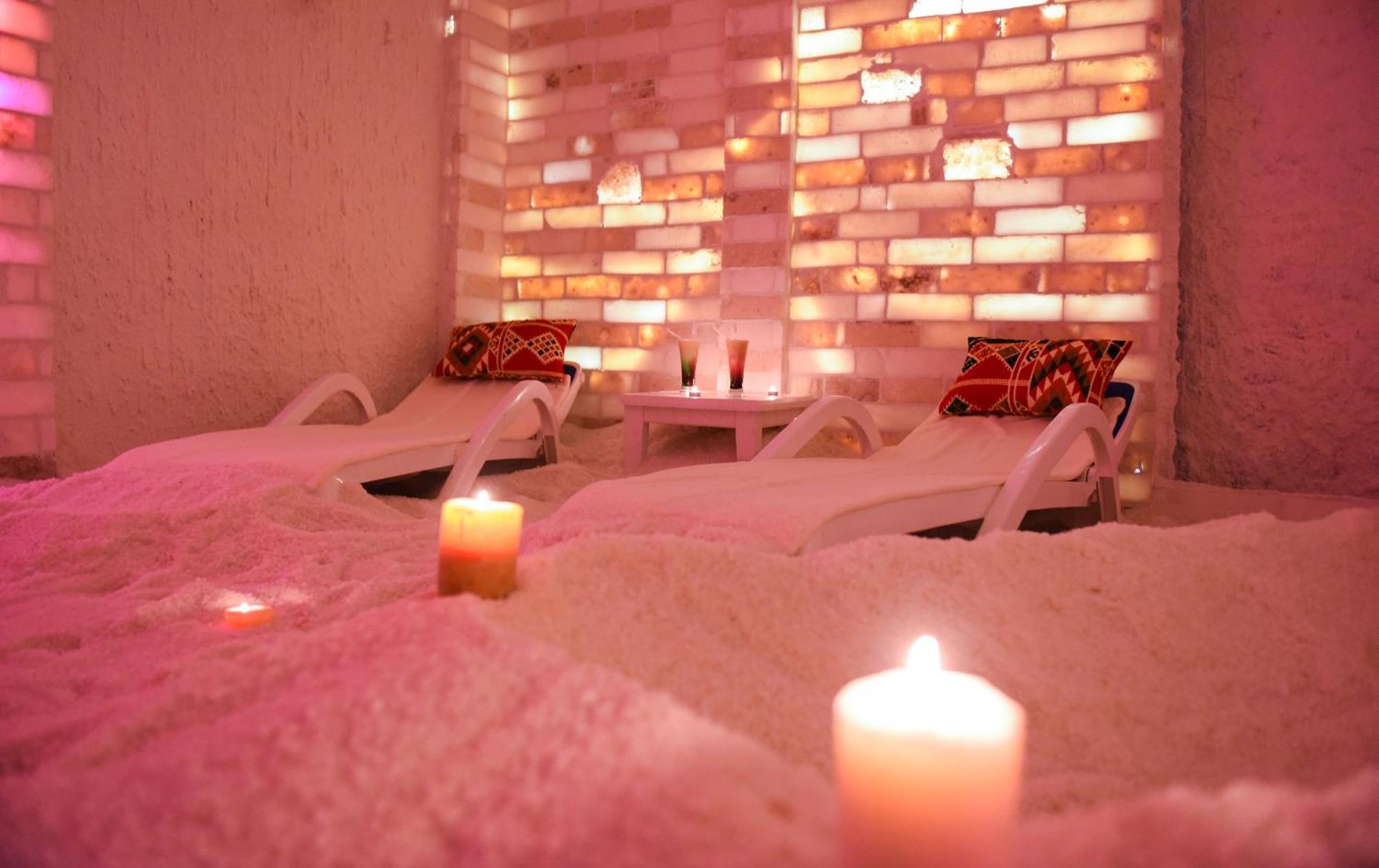 Tolip Hotel Александрия Екстериор снимка A salt room