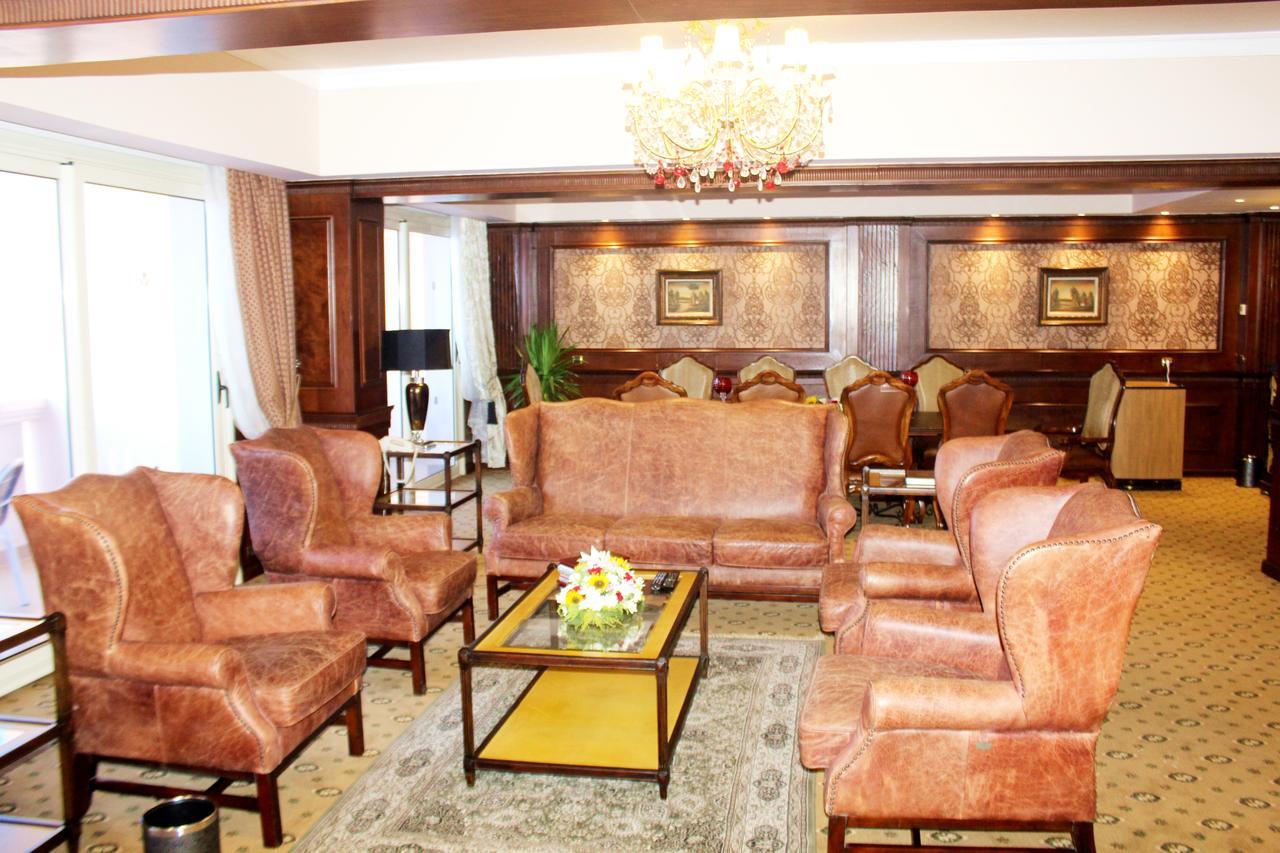 Tolip Hotel Александрия Екстериор снимка The reception area of the hotel